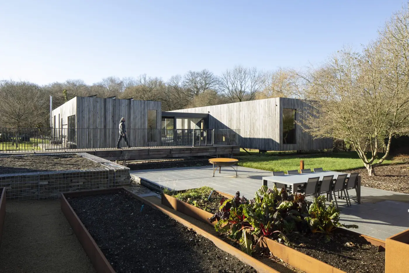 cantilevering house